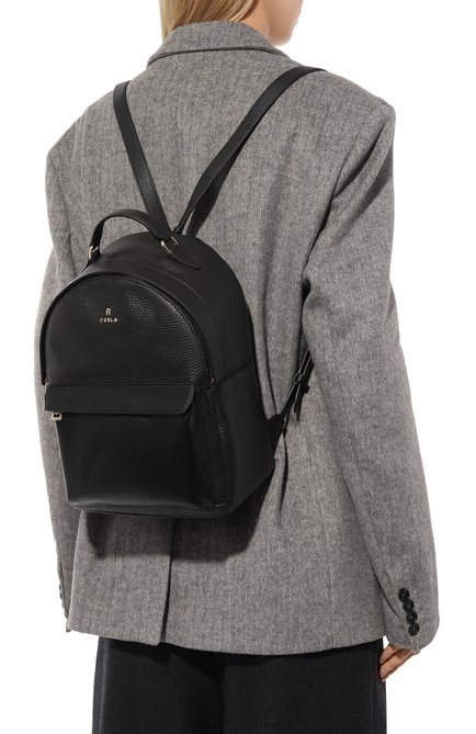 Женский рюкзак furla favola FURLA черного цвета, арт. WB01150/BX2515 | Фото 2 (Размер: medium; Драгоценные камни: Проставлено; Материал: Натуральная кожа; Материал сплава: Проставлено; Стили: Кэжуэл)