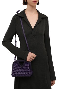 Женская сумка point small BOTTEGA VENETA фиолетового цвета, арт. 666860/V14N1 | Фото 2 (Сумки-технические: Сумки top-handle; Материал: Натуральная кожа; Ремень/цепочка: На ремешке; Размер: small)