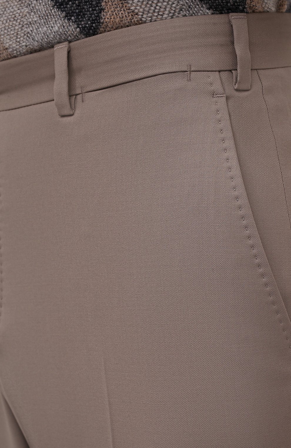 Мужские шерстяные брюки BRIONI бежевого цвета, арт. RPL20L/P1A0Q/M0ENA | Фото 5 (Материал внешний: Шерсть; Длина (брюки, джинсы): Стандартные; Случай: Повседневный; Региональные ограничения белый список (Axapta Mercury): Не проставлено; Материал сплава: Проставлено; Нос: Не проставлено; Драгоценные камни: Проставлено; Материал подклада: Купро; Стили: Кэжуэл)