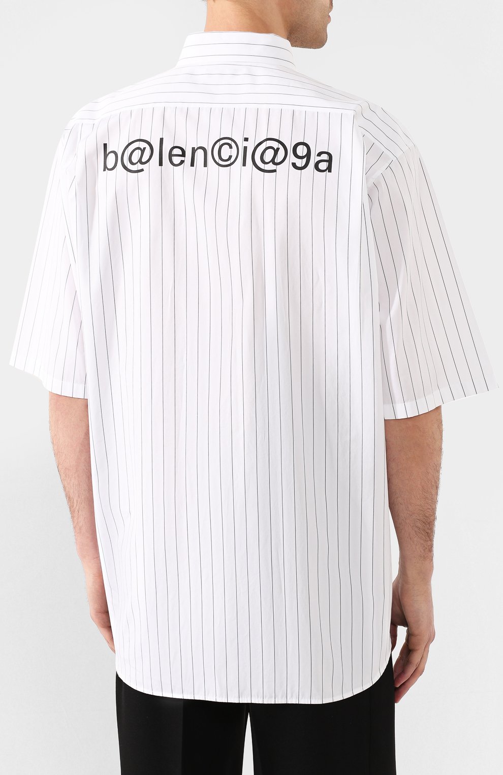 Мужская хлопковая рубашка BALENCIAGA белого цвета, арт. 621912/TIM35 | Фото 4 (Воротник: Button down; Рукава: Короткие; Случай: Повседневный; Принт: Полоска, С принтом; Длина (для топов): Удлиненные; Материал внешний: Хлопок; Мужское Кросс-КТ: Рубашка-одежда)