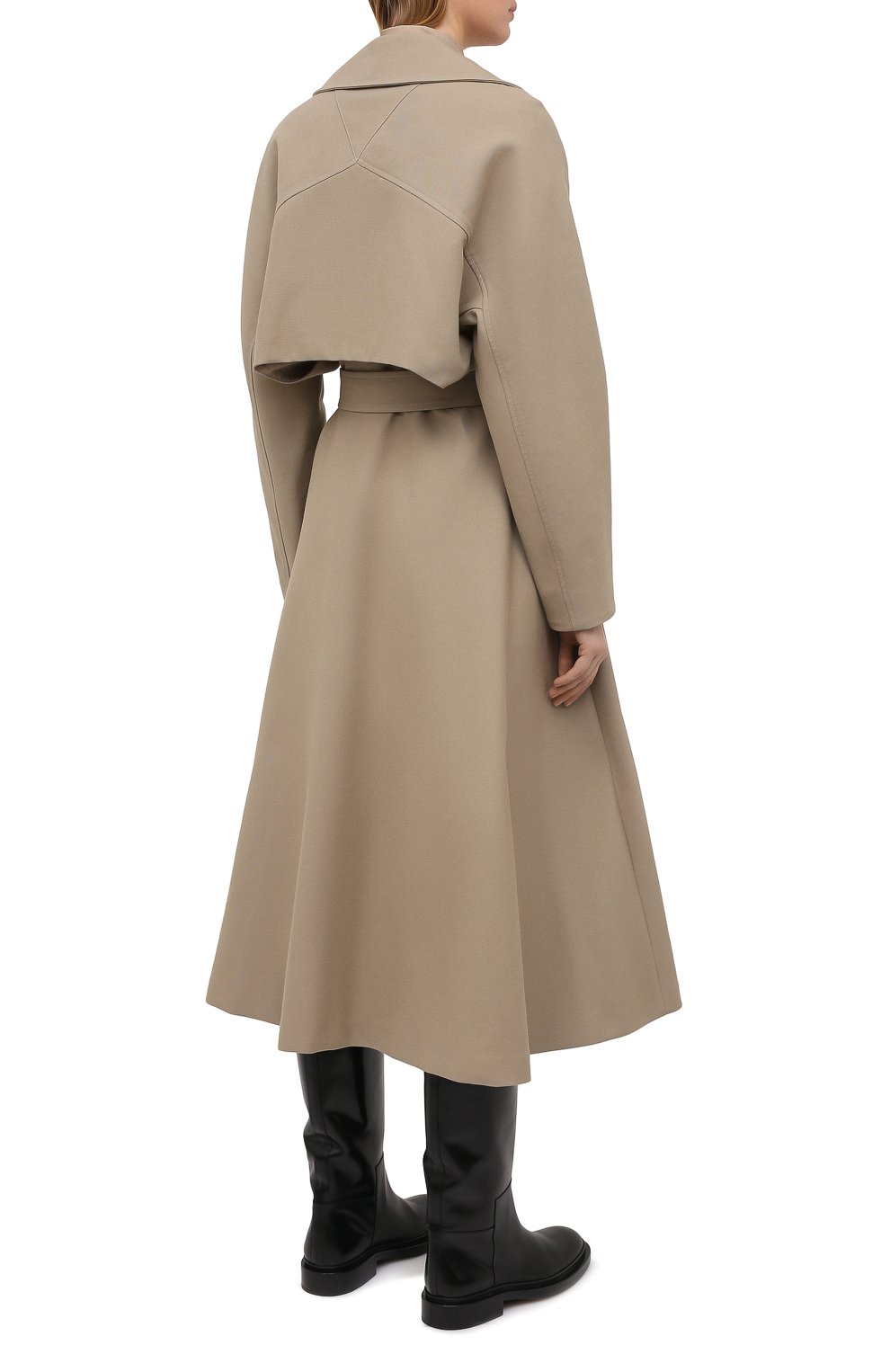 Женский хлопковый тренч BOTTEGA VENETA бежевого цвета, арт. 646931/V0010 | Фото 4 (Рукава: Длинные; Региональные ограничения белый список (Axapta Mercury): RU; Материал внешний: Хлопок; Длина (верхняя одежда): Длинные; Материал подклада: Хлопок; Стили: Кэжуэл)