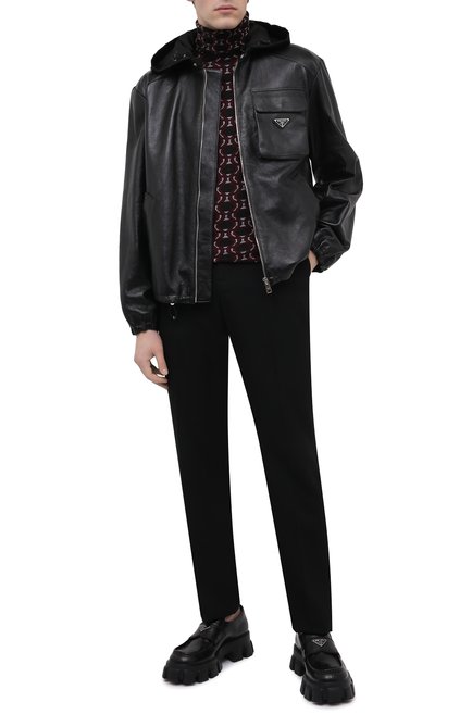 Мужская кожаная куртка PRADA черного цвета, арт. UPW407-1ZFE-F0002 | Фото 2 (Рукава: Длинные; Длина (верхняя одежда): Короткие; Мужское Кросс-КТ: Кожа и замша; Кросс-КТ: Куртка; Стили: Кэжуэл; Материал внешний: Натуральная кожа)