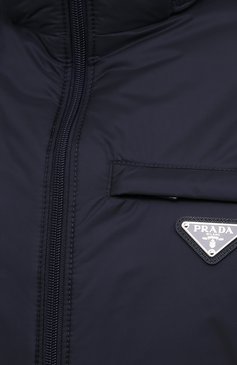 Мужская пуховая куртка PRADA темно-синего цвета, арт. SGN955-1WQ9-F0124-191 | Фото 5 (Кросс-КТ: Куртка; Рукава: Длинные; Материал внешний: Синтетический материал; Мужское Кросс-КТ: Куртка-пуховая; Длина (верхняя одежда): Короткие; Стили: Кэжуэл)