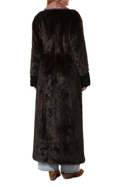 Женская шуба из экомеха GUCCI коричневого цвета, арт. 547599 XEAAF | Фото 4 (Рукава: Длинные; Женское Кросс-КТ: Экомех; Материал внешний: Синтетический материал; Материал сплава: Проставлено; Стили: Классический; Длина (верхняя одежда): Длинные; Драгоценные камни: Проставлено)