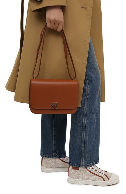 Женская сумка goya LOEWE светло-коричневого цвета, арт. A896N01X03 | Фото 2 (Материал: Натуральная кожа; Ремень/цепочка: На ремешке; Сумки-технические: Сумки через плечо; Размер: small)