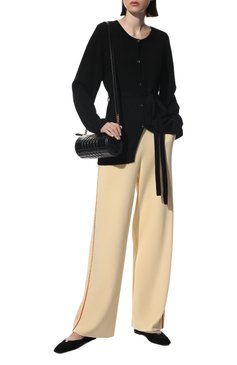 Женские брюки из шелка и хлопка LORO PIANA светло-бежевого цвета, арт. FAM1775 | Фото 2 (Силуэт Ж (брюки и джинсы): Широкие; Материал внешний: Шелк, Хлопок; Длина (брюки, джинсы): Стандартные; Женское Кросс-КТ: Брюки-одежда; Региональные ограничения белый список (Axapta Mercury): RU; Стили: Кэжуэл)