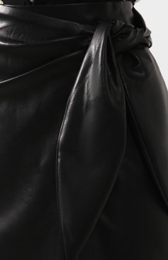 Женская юбка-миди NANUSHKA черного цвета, арт. AMAS_BLACK_VEGAN LEATHER | Фото 5 (Материал внешний: Синтетический материал, Полиэстер, Экокожа; Женское Кросс-КТ: Юбка-одежда; Длина Ж (юбки, платья, шорты): Миди; Кросс-КТ: экокожа; Материал подклада: Синтетический материал; Статус проверки: Проверено, Проверена категория)