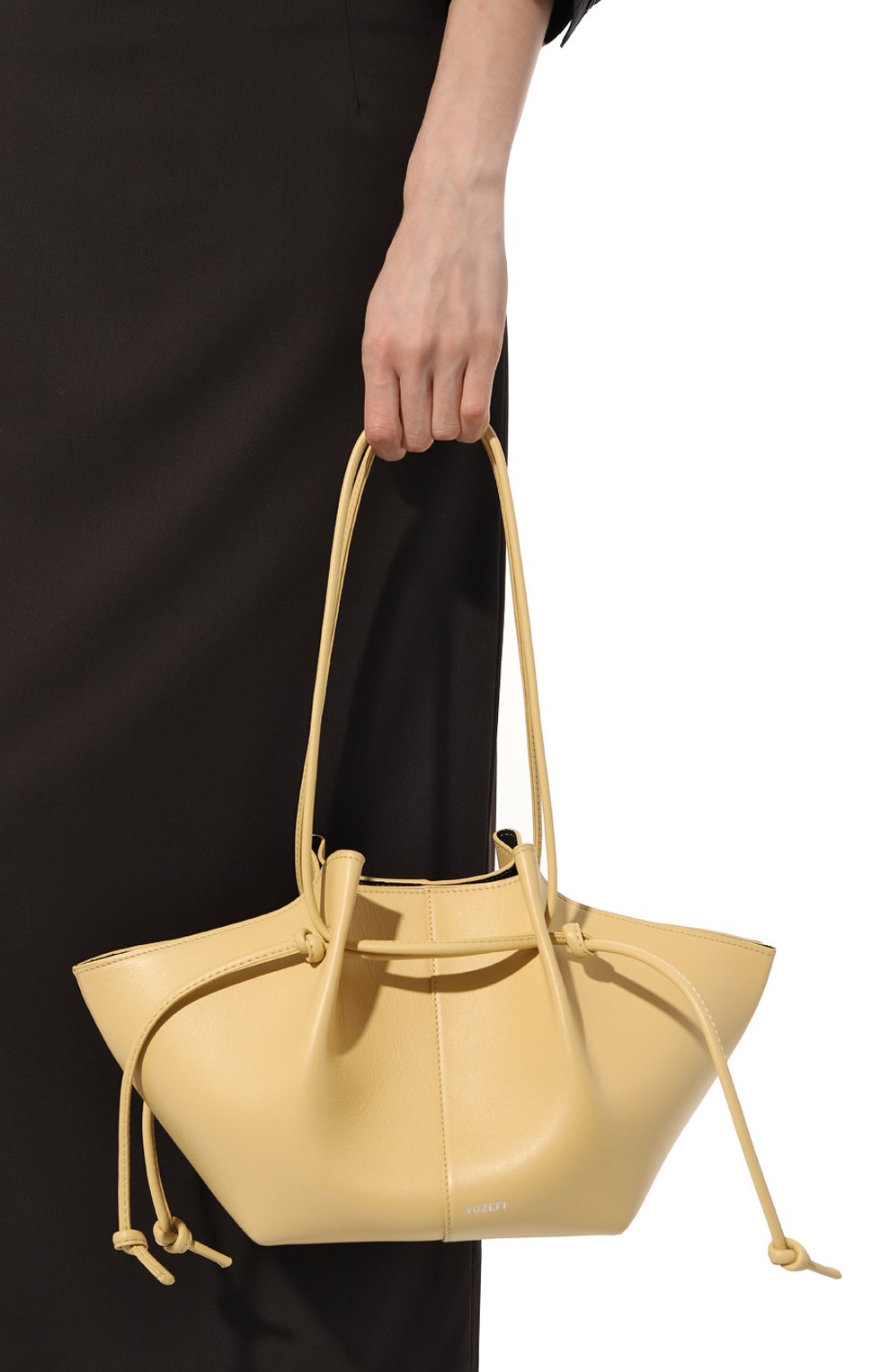 Женская сумка mochi YUZEFI желтого цвета, арт. YUZSS23-HB-M0-L001 | Фото 2 (Сумки-технические: Сумки top-handle; Материал: Натуральная кожа; Материал сплава: Проставлено; Драгоценные камни: Проставлено; Размер: small)