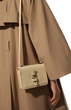 Женская сумка lock in LORO PIANA кремвого цвета, арт. FAI7676 | Фото 6 (Сумки-технические: Сумки через плечо; Материал: Натуральная кожа; Размер: mini; Статус проверки: Проверена категория)