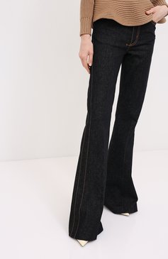 Женские джинсы ALEXANDER MCQUEEN черного цвета, арт. 628062/QMAA3 | Фото 3 (Длина (брюки, джинсы): Удлиненные; Кросс-КТ: Деним; Региональные ограничения белый список (Axapta Mercury): RU; Силуэт Ж (брюки и джинсы): Расклешенные; Материал внешний: Хлопок, Деним; Стили: Кэжуэл)
