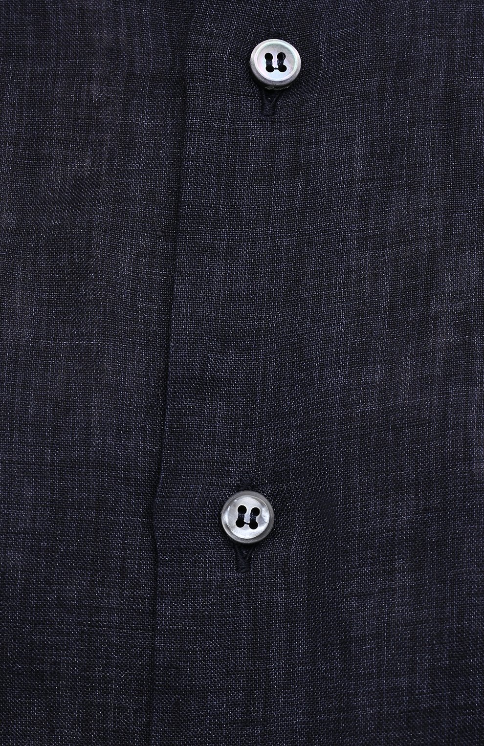 Мужская льняная рубашка BRIONI темно-синего цвета, арт. SCDG0L/P9111 | Фото 5 (Воротник: Кент; Рукава: Короткие; Случай: Повседневный; Длина (для топов): Стандартные; Региональные ограничения белый список (Axapta Mercury): RU; Материал внешний: Лен; Принт: Однотонные; Стили: Кэжуэл)