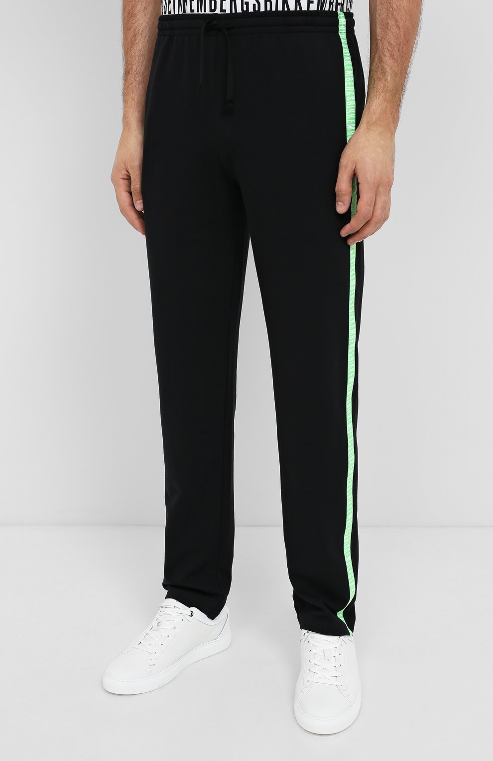 Мужские хлопковые брюки DIRK BIKKEMBERGS черного цвета, арт. VBKT04856 | Фото 3 (Длина (брюки, джинсы): Стандартные; Случай: Повседневный; Материал внешний: Хлопок)
