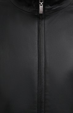 Мужской кожаный бомбер GIMO'S черного цвета, арт. 21PE.1.090.62 | Фото 5 (Кросс-КТ: Куртка, бомбер; Рукава: Длинные; Принт: Бе�з принта; Материал сплава: Проставлено; Материал внешний: Натуральная кожа; Драгоценные камни: Проставлено; Мужское Кросс-КТ: Кожа и замша; Длина (верхняя одежда): Короткие; Материал подклада: Хлопок; Стили: Кэжуэл)
