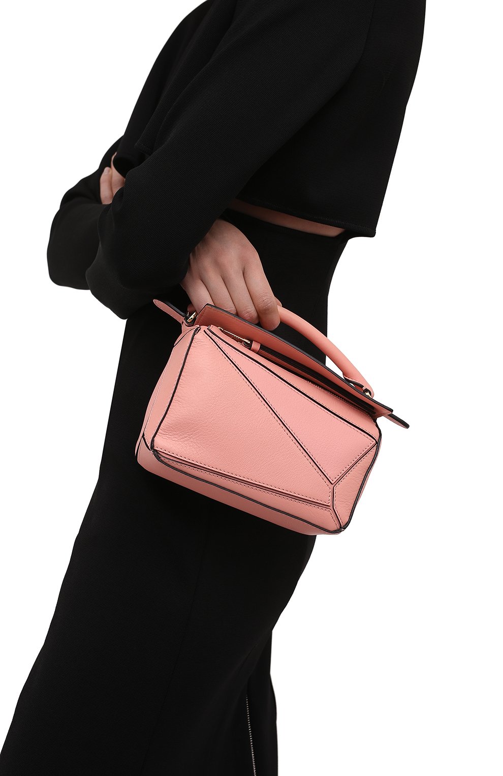 Женская сумка puzzle mini LOEWE розового цвета, арт. 322.30.U95 | Фото 2 (Сумки-технические: Сумки через плечо, Сумки top-handle; Материал: Натуральная кожа; Размер: mini; Ремень/цепочка: На ремешке)