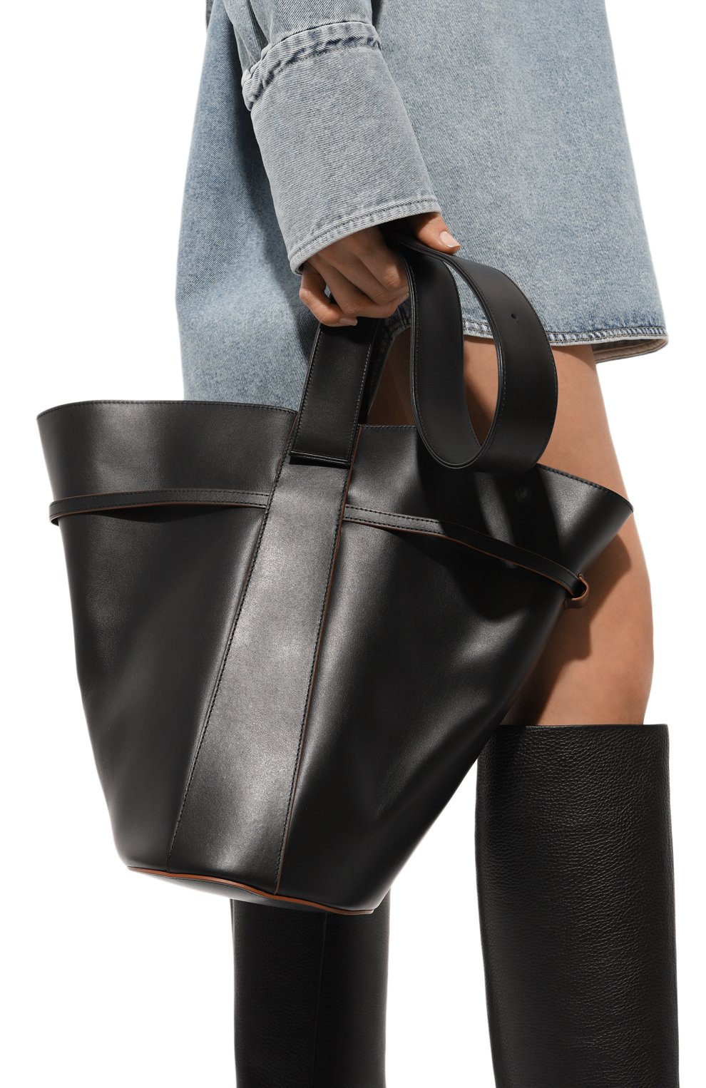 Женская сумка bucket sigma NEOUS черного цвета, арт. 00025A | Фото 2 (Сумки-технические: Сумки top-handle; Размер: medium; Материал: Натуральная кожа; Материал сплава: Проставлено; Драгоценные камни: Проставлено)