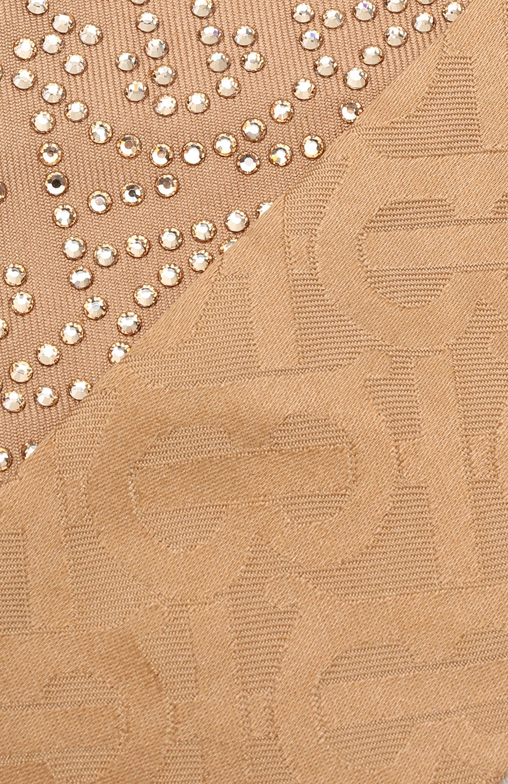 Женский шелковый шарф-твилли BURBERRY бежевого цвета, арт. 8045965 | Фото 3 (Материал: Текстиль, Шелк; Материал сплава: Проставлено; Нос: Не проставлено)