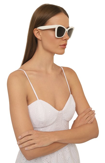 Женские солнцезащитные очки BALENCIAGA белого цвета, арт. BB0231S 005 | Фото 2 (Тип очков: С/з; Материал: Пластик; Оптика Гендер: оптика-женское; Очки форма: Бабочка)