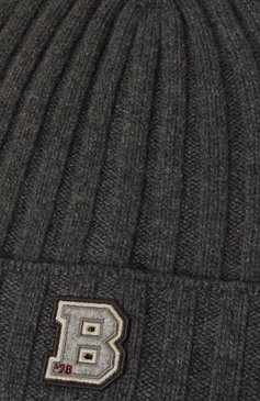 Детского кашемировая шапка BRUNELLO CUCINELLI темн о-серого цвета, арт. B22M90008C | Фото 3 (Материал: Текстиль, Кашемир, Шерсть; Материал сплава: Проставлено; Нос: Не проставлено)