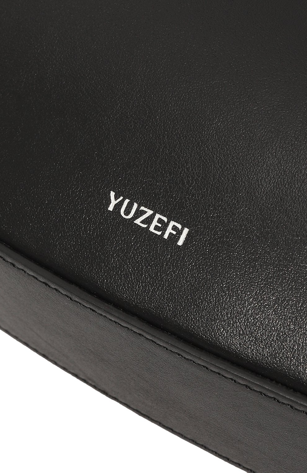 Женская сумка baton YUZEFI черного цвета, арт. YUZC0-HB-BT-L000 | Фото 3 (Сумки-технические: Сумки top-handle;  Размер: medium; Материал: Натуральная кожа; Материал сплава: Проставлено; Драгоценные камни: Проставлено)