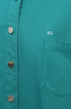 Женская джинсовая рубашка RAF SIMONS бирюзового цвета, арт. 212-W243-10032 | Фото 5 (Рукава: Длинные; Кросс-КТ: Деним; Принт: Без принта; Женское Кросс-КТ: Рубашка-одежда; Стили: Гранж; Длина (для топов): Удлиненные; Материал внешний: Хлопок, Деним)