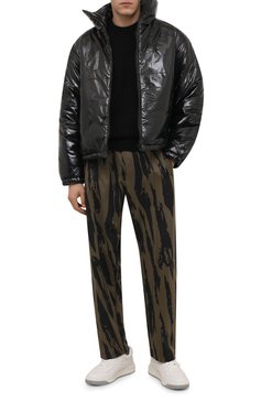 Мужские брюки KENZO хаки цвета, арт. FB65PA7154CA | Фото 2 (Длина (брюки, джинсы): Стандартные; Случай: Повседневный; Материал внешний: Синтетический материал; Стили: Милитари)