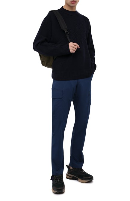 Мужские хлопковые брюки-карго BURBERRY темно-синего цвета, арт. 8043259 | Фото 2 (Длина (брюки, джинсы): Стандартные; Материал внешний: Хлопок; Случай: Повседневный; Силуэт М (брюки): Карго; Стили: Кэжуэл)
