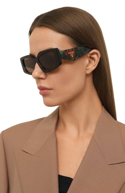 Женские солнцезащитные очки PRADA разноцветного цвета, арт. 15YS-2AU06B | Фото 2 (Тип очков: С/з; Материал: Пластик; Оптика Гендер: оптика-женское; Очки форма: Прямоугольные)