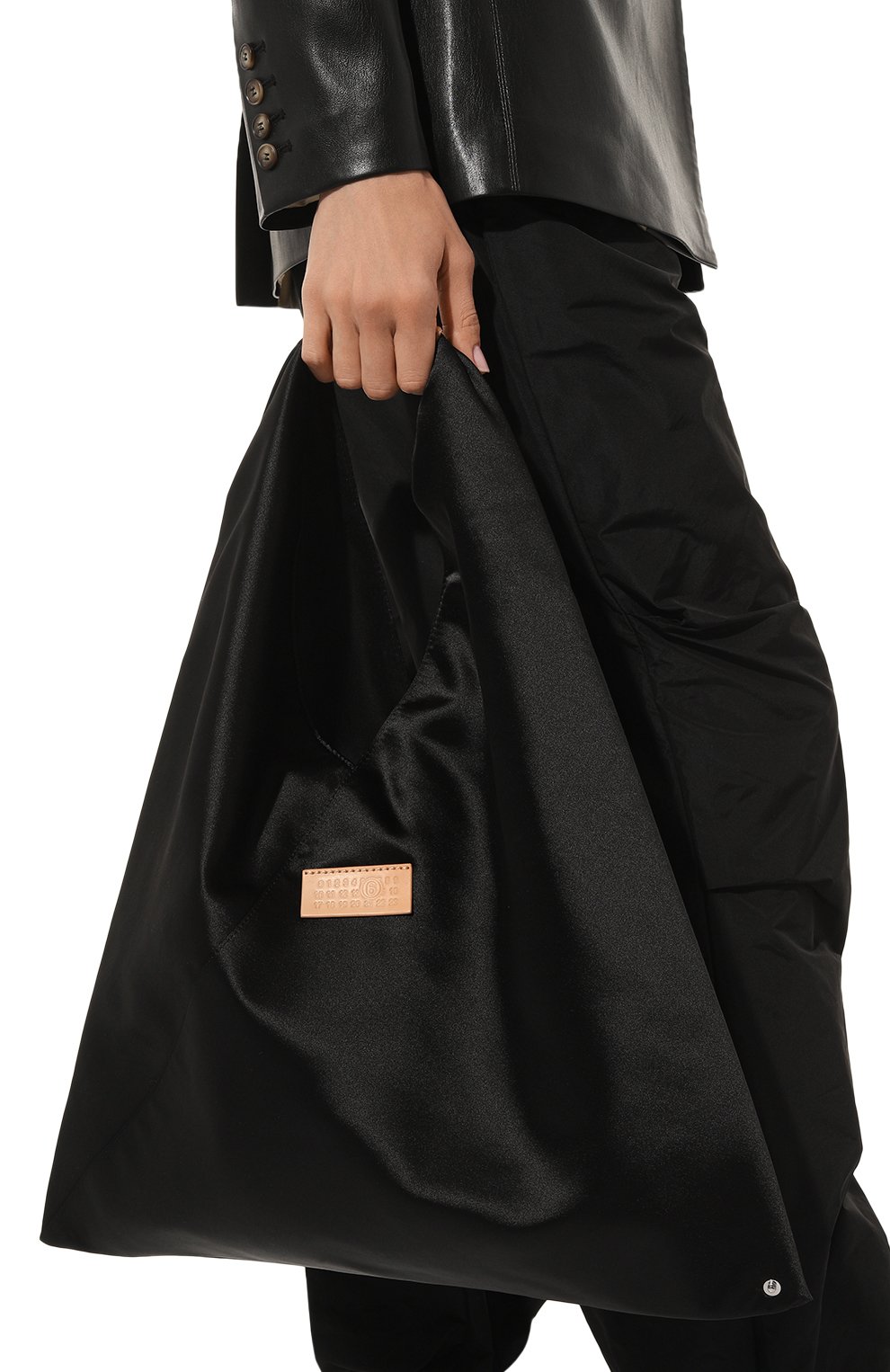 Женский сумка japanese large MM6 черного цвета, арт. S54WD0039/P5543 | Фото 2 (Сумки-технические: Сумки-шопперы; Материал сплава: Проставлено; Материал: Текстиль; Драгоценные камни: Проставлено; Размер: large)