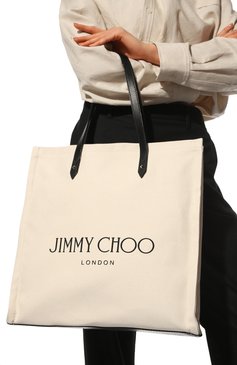 Женский сумка-тоут logo JIMMY CHOO кремвого цвета, арт. LOGOTOTEFFQ | Фото 2 (Сумки-технические: Сумки-шопперы; Материал: Текстиль; Размер: large)