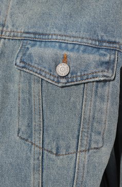 Женская джинсовая куртка MM6 голубого цвета, арт. S52AM0265/S30589 | Фото 5 (Кросс-КТ: Куртка, Деним; Рукава: Длинные; Стили: Гранж; Материал сплава: Проставлено; Материал внешний: Хлопок, Деним; Драгоценные камни: Проставлено; Длина (верхняя одежда): Короткие)