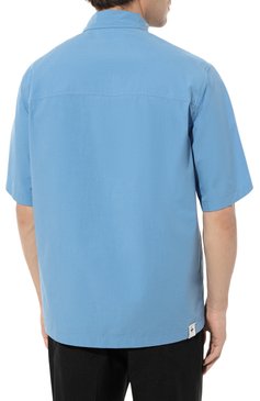 Мужская хлопковая рубашка JIL SANDER голубого цвета, арт. J47DL0106/J45127 | Фото 4 (Рукава: Короткие; Случай: Повседневный; Длина (для топов): Стандартные; Материал сплава: Проставлено; Материал внешний: Хлопок; Принт: Однотонные; Воротник: Отложной; Драгоценные камни: Проставлено; Стили: Минимализм)