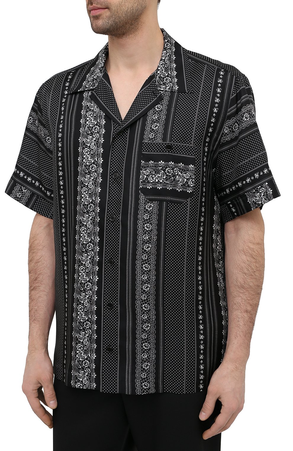 Мужская шелковая рубашка DOLCE & GABBANA черно-белого цвета, арт. G5FX9T/IS1HD | Фото 3 (Материал внешний: Шелк; Рубашки М: Regular Fit; Рукава: Короткие; Случай: Повседневный; Длина (для топов): Стандартные; Принт: С принтом; Региональные ограничения белый список (Axapta Mercury): RU; Воротник: Отложной; Стили: Бохо)