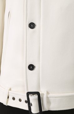 Женская шерстяная куртка TOM FORD белого цвета, арт. CS1059-FAX211 | Фото 5 (Кросс-КТ: Куртка; Материал внешний: Шерсть; Рукава: Длинные; Материал внутренний: Не назначено; Материал сплава: Проставлено; Драгоценные камни: Проставлено; Длина (верхняя одежда): Короткие; Материал подклада: Шелк; Статус проверки: Проверена категория)