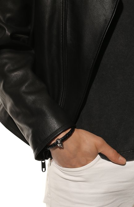 Мужской ко жаный браслет ALEXANDER MCQUEEN черного цвета, арт. 554602/J16KI | Фото 2 (Материал: Кожа)