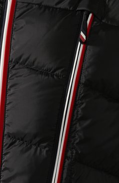 Мужская пуховая куртка arnensee MONCLER GRENOBLE черного цвета, арт. D2-097-41913-85-549F1 | Фото 5 (Кросс-КТ: Куртка, Пуховик, другое; Рукава: Длинные; Материал внешний: Синтетический материал; Материал сплава: Проставлено; Мужское Кросс-КТ: Куртка-пуховая, Верхняя одежда; Материал подклада: Синтетический материал; Ювелирные украшения: Назначено; Драгоценные камни: Проставлено; Длина (верхняя одежда): Короткие; Материал утеплителя: Пух и перо)