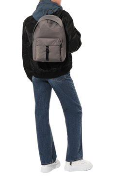 Женский рюкзак cosmo medium FURLA серого цвета, арт. MB00069/S50000 | Фото 7 (Размер: medium; Материал сплава: Проставлено; Материал: Текстиль; Драгоценные камни: Проставлено; Стил и: Кэжуэл)