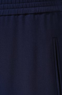 Женские брюки STELLA MCCARTNEY темно-синего цвета, арт. 358300/SCA06 | Фото 5 (Женское Кросс-КТ: Брюки-одежда; Материал внешний: Синтетический материал, Вискоза; Статус проверки: Проверено, Проверена категория; Длина (брюки, джинсы): Укороченные)