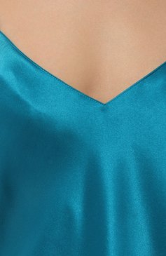 Женская шелковый топ LUNA DI SETA голубого цвета, арт. VLST08005 | Фото 5 (Материал внешний: Шелк; Женское Кросс-КТ: Топы; Материал сплава: Проставлено; Нос: Не пр оставлено)