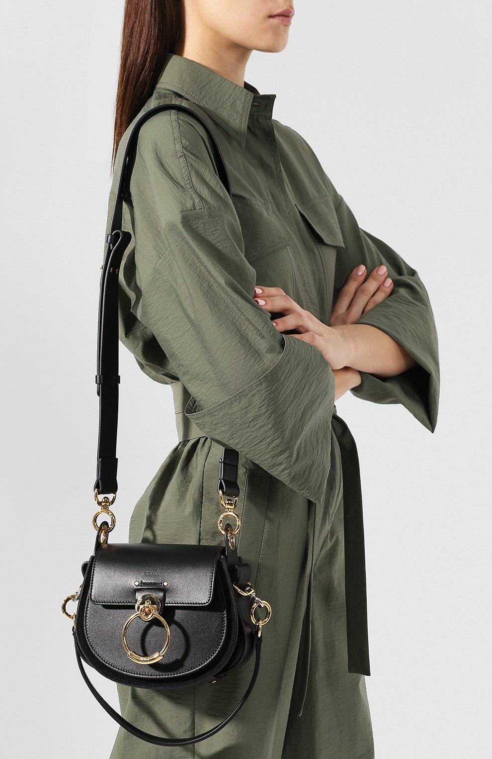 Женская сумка tess small CHLOÉ черного цвета, арт. CHC18WS153A37 | Фото 5 (Сумки-технические: Сумки через плечо, Сумки top-handle; Материал: Натуральная кожа; Ремень/цепочка: На ремешке; Размер: small; Статус проверки: Проверена категория)