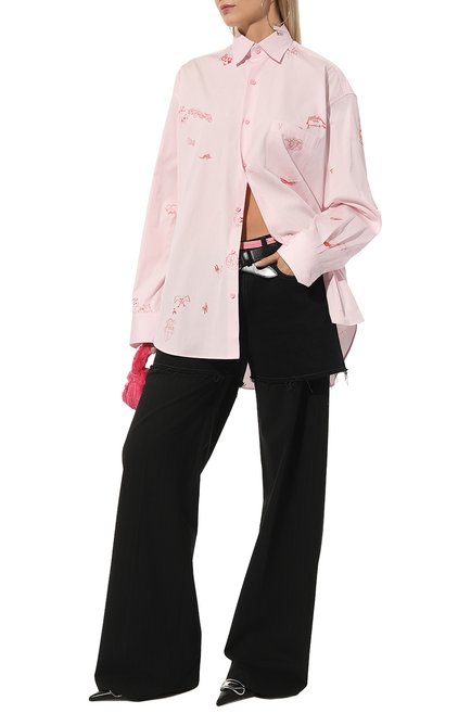 Женская хлопковая рубашка VETEMENTS розового цвета, арт. UE64SH120P | Фото 2 (Драгоценные камни: Проставлено; Материал сплава: Проставлено; Материал внешний: Хлопок; Рукава: Длинные; Длина (для топов): Удлиненные)