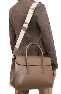 Женская сумка GIORGIO ARMANI коричневого цвета, арт. Y1A227/YQZ7A | Фото 7 (Сумки-технические: Сумки через плечо, Сумки top-handle; Материал: Натуральная кожа; Ремень/цепочка: На ремешке; Размер: large)