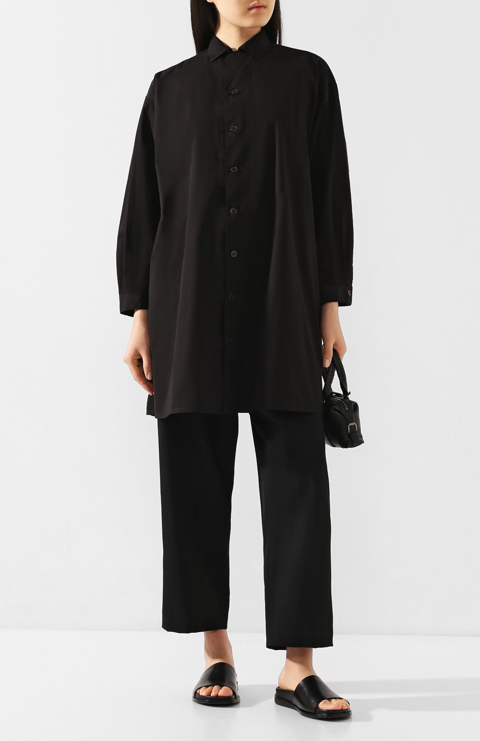Женская хлопковая рубашка YOHJI YAMAMOTO черного цвета, арт. NN-B06-001 | Фото 2 (Рукава: Длинные; Принт: Без принта; Женское Кросс-КТ: Рубашка-одежда; Длина (для топов): Удлиненные; Материал внешний: Хлопок)