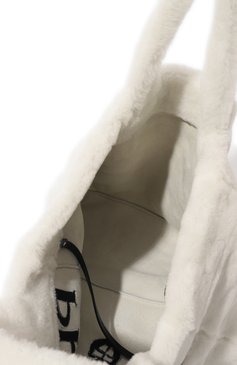Женский сумка-шопер PRADA белого цвета, арт. 1BG374-2EC9-F0964-MIO | Фото 5 (Материал: Натуральный мех; Сумки-технические: Сумки-шопперы; Ремень/цепочка: На ремешке; Размер: large)
