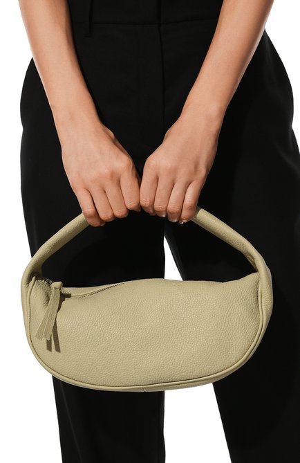 Женская сумка cush  BY FAR светло-зеленого цвета, арт. 22SSCSHS0LVFLTMED | Фото 2 (Материал: Натуральная кожа; Размер: medium; Сумки-технические: Сумки top-handle)