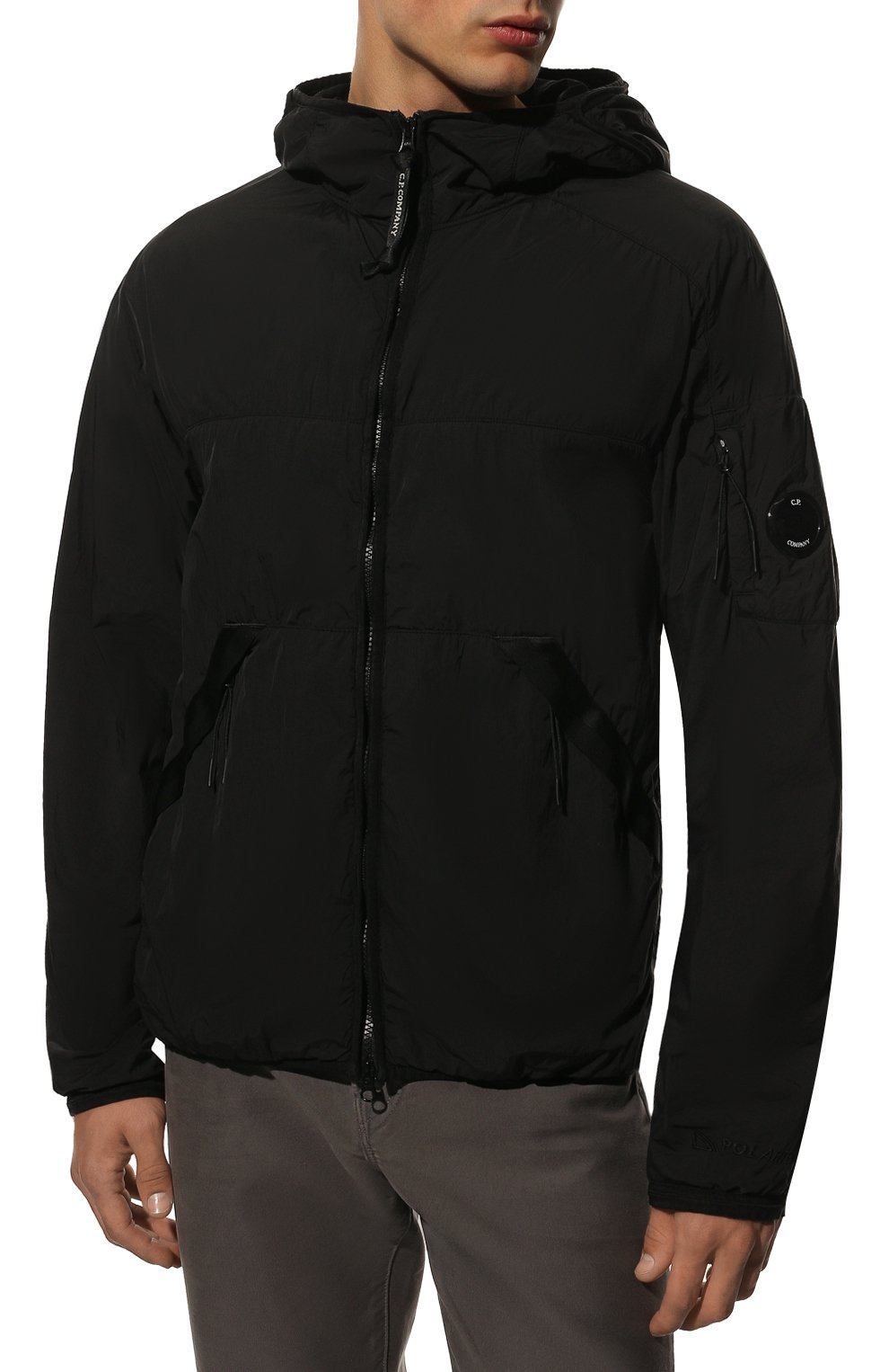 Мужская утепленная куртка C.P. COMPANY черного цвета, арт. 12CM0W099A-006124G | Фото 3 (Кросс-КТ: Куртка; Рукава: Длинные; Материал внешний: Синтетический материал; Мужское Кросс-КТ: утепленные куртки; Стили: Спорт-шик; Материал подклада: Синтетический материал; Длина (верхняя одежда): Короткие)