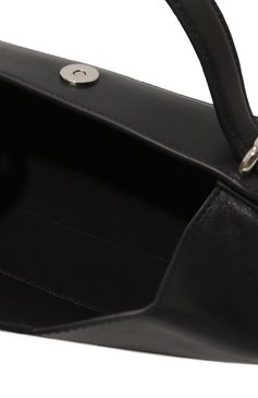Женская сумка baton YUZEFI черного цвета, арт. YUZC0-HB-BT-L000 | Фото 5 (Сумки-технические: Сумки top-handle; Размер: medium; Материал: Натуральная кожа; Материал сплава: Проставлено; Драгоценные камни: Проставлено)