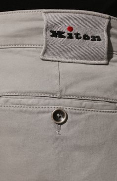 Мужские брюки из хлопка и кашемира KITON серого цвета, арт. UFPCARJ0301B | Фото 5 (Силуэт М (брюки): Чиносы; Случай: Повседневный; Материал сплава: Проставлено; Материал внешний: Хлопок; Драгоценные камни: Проставлено; Длина (брюки, джинсы): Укороченные; Стили: Кэжуэл)
