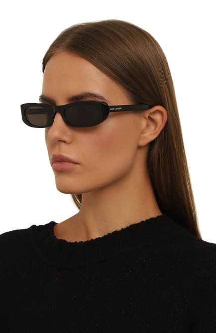 Женские солнцезащитные очки SAINT LAURENT черного цвета, арт. SL 557 SHADE 001 | Фото 2 (Тип очков: С/з; Материал: Пластик; Оптика Гендер: оптика-женское; Очки форма: Овальные, Узкие)
