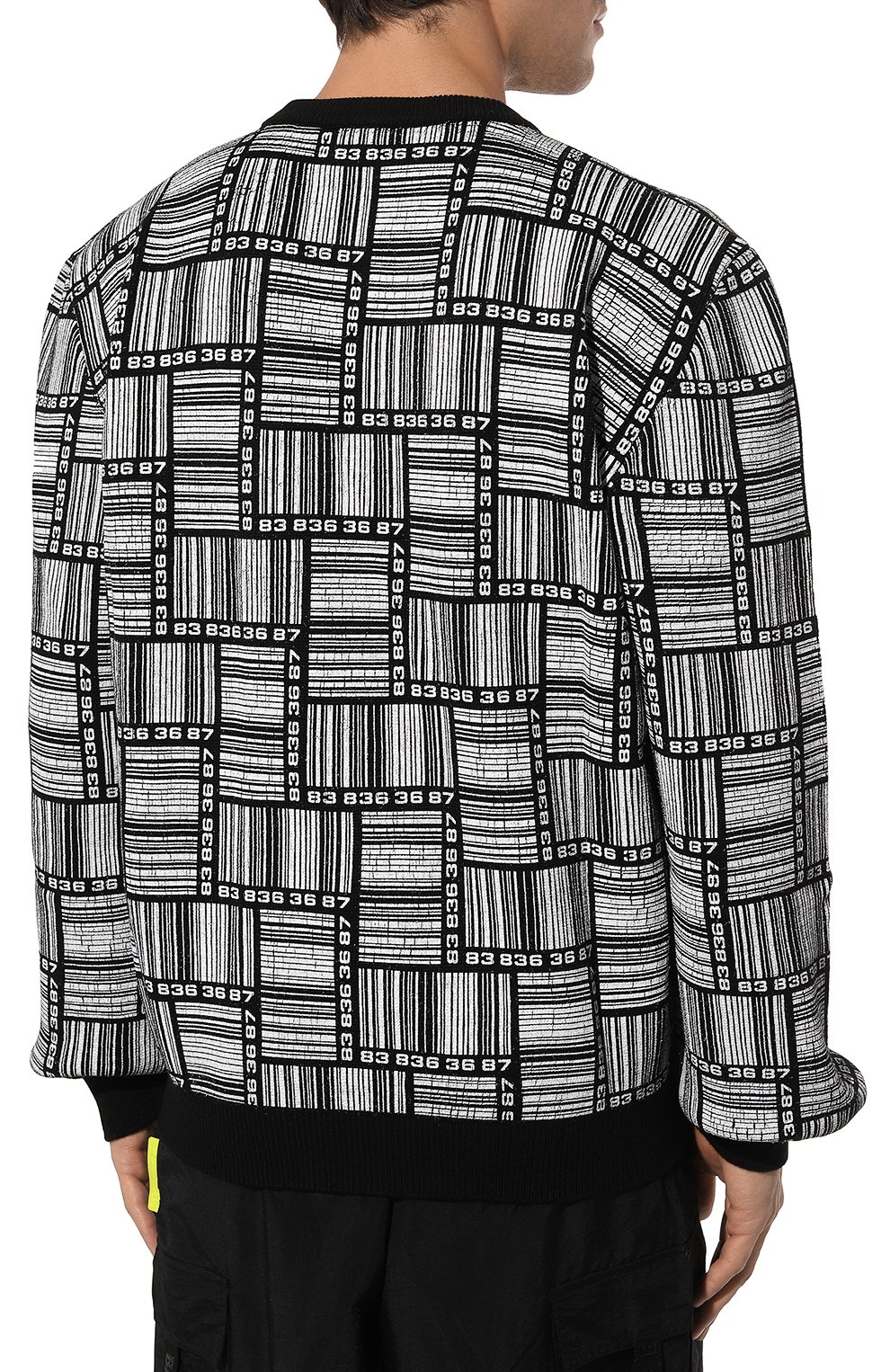 Мужской шерстяной свитер VTMNTS черно-белого цвета, арт. VL12KN240B | Фото 4 (Материал внешний: Шерсть; Рукава: Длинные; Длина (для топов): Стандартные; Стили: Гранж; Принт: С принтом; Материал сплава: Проставлено; Мужское Кросс-КТ: Свитер-одежда; Драгоценные камни: Проставлено)
