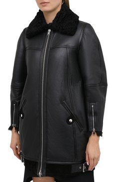 Женская дубленка ALEXANDER MCQUEEN черного цвета, арт. 633561/Q5AET | Фото 4 (Женское Кросс-КТ: Мех, Замша и кожа; Рукава: Длинные; Материал внешний: Натуральный мех; Длина (верхняя одежда): До середины бедра; Стили: Кэжуэл)